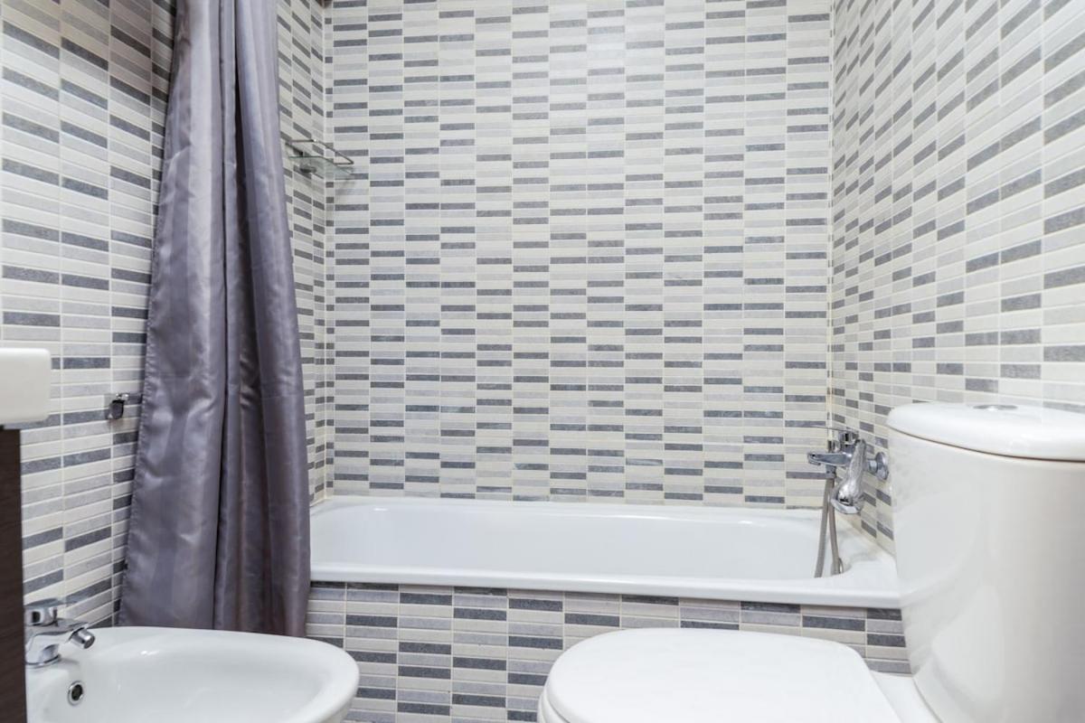 -Malagasunapts- Modern Citycentre Pool&Parking Exterior foto